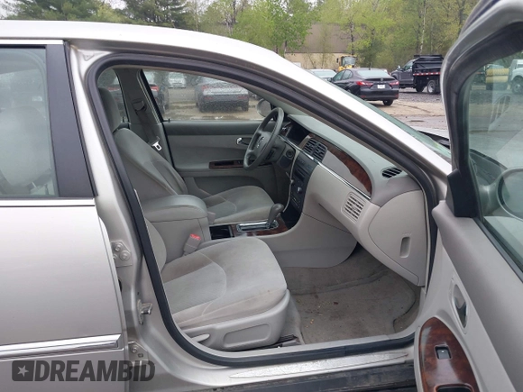 2008 Buick LaCrosse CX with VIN 2G4WC582981203100, listed as a IAAI auction lot 42186417 with 162,361 mi miles. Bid and sale history available at carsss.com. Image 5.