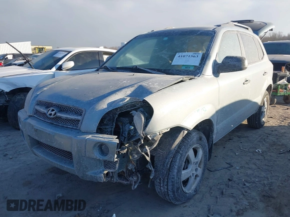 2007 Hyundai Tucson GLS with VIN KM8JM12B97U496766, listed as a IAAI auction lot 41071563 with 109,382 mi miles. Bid and sale history available at carsss.com. Image 2.