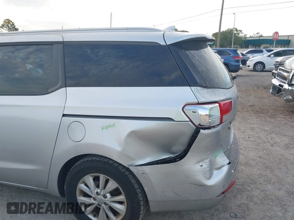 2016 Kia Sedona LX with VIN KNDMB5C13G6179817, listed as a IAAI auction lot 41908690 with 190,357 mi miles. Bid and sale history available at carsss.com. Image 6.