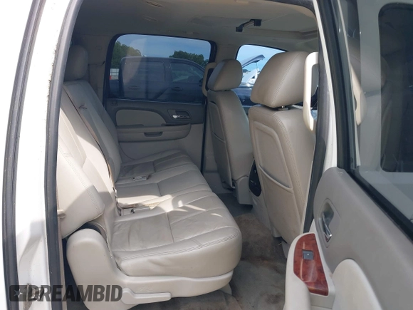 2014 Chevrolet Suburban LT with VIN 1GNSCJE08ER185472, listed as a IAAI auction lot 39849223 with 198,853 mi miles. Bid and sale history available at carsss.com. Image 8.