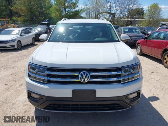 2018 Volkswagen Atlas SE with VIN 1V2KR2CAXJC586848, listed as a IAAI auction lot 42200959 with 96,336 mi miles and . Bid and sale history available at DreamBid. Image 13.
