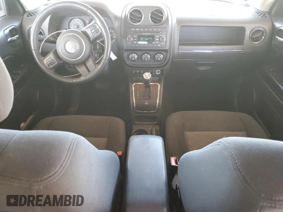 2014 Jeep Patriot Latitude with VIN 1C4NJPFB9ED827905, listed as a Copart auction lot 42363245 with 71,255 mi miles and Salvage Title. Bid and sale history available at carsss.com. Image 8.