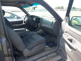 2001 Ford Explorer Sport with VIN 1FMYU70E71UA11689, listed as a IAAI auction lot 42730848 with 252,147 mi miles and . Bid and sale history available at DreamBid. Image 5.