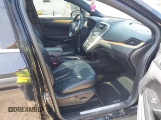 2016 Lincoln MKC Select with VIN 5LMCJ2D99GUJ11480, listed as a IAAI auction lot 42245003 with 135,400 mi miles and . Bid and sale history available at DreamBid. Image 5.