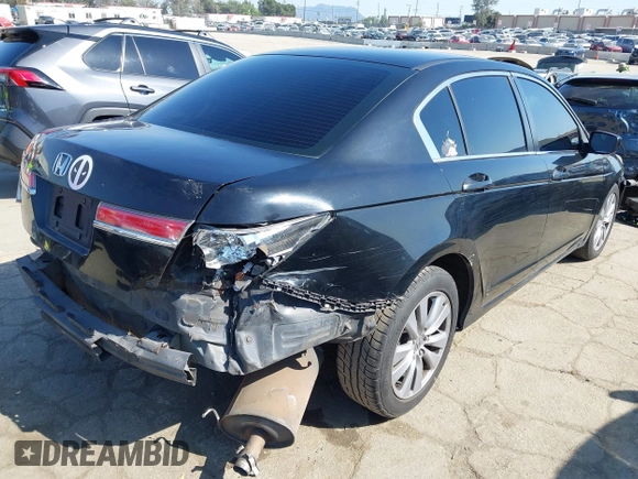 2011 Honda Accord EX z VIN 1HGCP2F70BA036181, wystawiony jako IAAI lot #41996641 z przebiegiem 214 601 mil mil oraz . Historia ofert i sprzedaży dostępna na DreamBid. Obrazek 4.