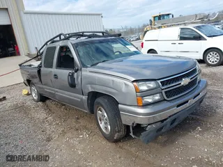 2006 Chevrolet Silverado 1500 LT1 with VIN 2GCEC19TX61110812, listed as a IAAI auction lot 41340839 with 175,547 mi miles. Bid and sale history available at carsss.com. Image 1.