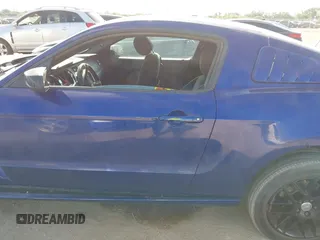 2014 Ford Mustang V6 z VIN 1ZVBP8AM2E5262050, wystawiony jako IAAI lot #42600638 z przebiegiem 208 708 mil mil oraz . Historia ofert i sprzedaży dostępna na DreamBid. Obrazek 14.