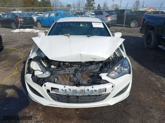 2013 Hyundai Genesis Coupe 2.0T Premium with VIN KMHHT6KD9DU104347, listed as a IAAI auction lot 41567162 with 98,465 mi miles. Bid and sale history available at carsss.com. Image 6.