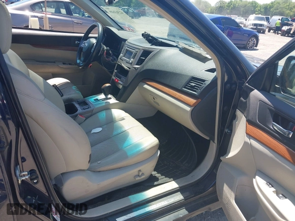 2013 Subaru Outback Limited с VIN 4S4BRBKC7D3233374, выставлен на аукционе IAAI как лот 42363609 с пробегом 107 601 миль миль и . История ставок и продаж доступна на DreamBid. Изображение 5.