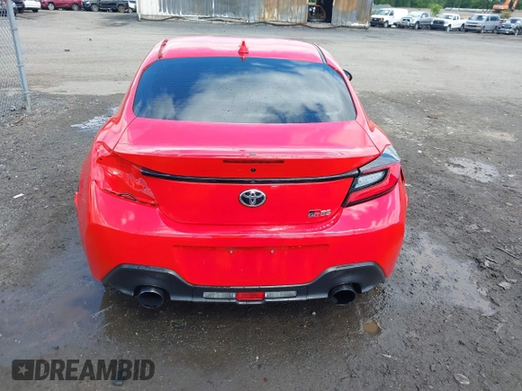 2022 Toyota 86 z VIN JF1ZNBB15N9755311, wystawiony jako IAAI lot #42340450 z przebiegiem 29 391 mil mil oraz . Historia ofert i sprzedaży dostępna na DreamBid. Obrazek 17.
