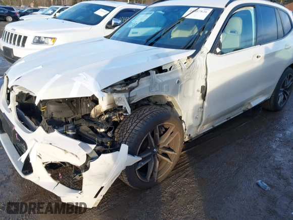 2020 BMW X3 M z VIN 5YMTS0C0XL9B25245, wystawiony jako IAAI lot #41607826 z przebiegiem 52 456 mil mil oraz . Historia ofert i sprzedaży dostępna na DreamBid. Obrazek 6.