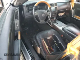 2004 Cadillac XLR z VIN 1G6YV34A445602565, wystawiony jako Copart lot #84011204 z przebiegiem Nie podano mil oraz Tytuł czysty. Historia ofert i sprzedaży dostępna na DreamBid. Obrazek 8.