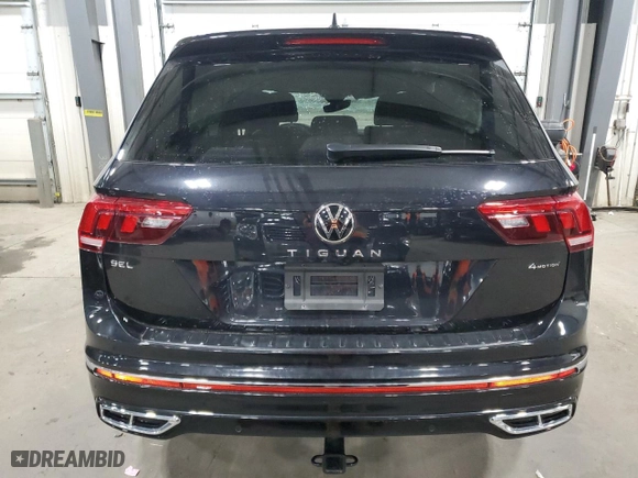 2022 Volkswagen Tiguan SEL R-Line with VIN 3VV4B7AX9NM141266, listed as a Copart auction lot 85086634 with 20,465 mi miles and Salvage Title. Bid and sale history available at carsss.com. Image 6.