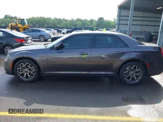 2016 Chrysler 300 S z VIN 2C3CCAGG4GH152435, wystawiony jako IAAI lot #42273957 z przebiegiem 168 951 mil mil oraz . Historia ofert i sprzedaży dostępna na DreamBid. Obrazek 14.