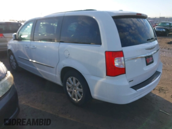 2014 Chrysler Town & Country Touring with VIN 2C4RC1BG5ER343804, listed as a IAAI auction lot 41647481 with 194,656 mi miles. Bid and sale history available at carsss.com. Image 3.