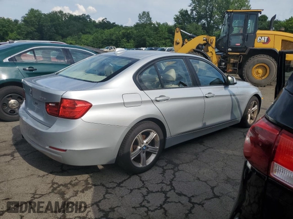 2013 BMW 3 Series 328i xDrive z VIN WBA3B5C54DJ598845, wystawiony jako Copart lot #62359705 z przebiegiem 116 699 mil mil oraz Szkoda całkowita • Salvage title. Historia ofert i sprzedaży dostępna na DreamBid. Obrazek 3.