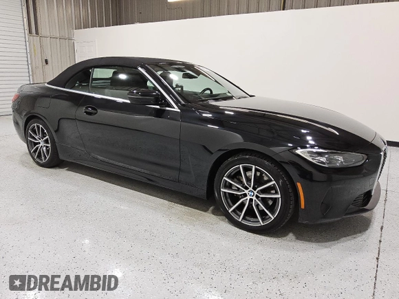 2024 BMW 4 Series 430i xDrive z VIN WBA43AT02RCR37449, wystawiony jako Copart lot #55704005 z przebiegiem 26 439 mil mil oraz Czysty tytuł • Clean title. Historia ofert i sprzedaży dostępna na DreamBid. Obrazek 4.