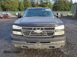 2005 Chevrolet Silverado 3500 LT with VIN 1GCJC33275F832997, listed as a Copart auction lot 84174064 with 205,523 mi miles and Salvage Title. Bid and sale history available at carsss.com. Image 5.