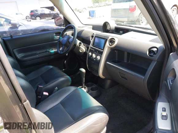 2006 Scion xB z VIN JTLKT324864092871, wystawiony jako IAAI lot #42416091 z przebiegiem 163 331 mil mil oraz . Historia ofert i sprzedaży dostępna na DreamBid. Obrazek 5.