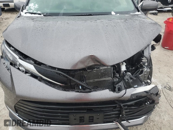 2024 Toyota Sienna XLE with VIN 5TDYSKFC8RS150152, listed as a Copart auction lot 86604424 with 22,485 mi miles and Salvage Title. Bid and sale history available at DreamBid. Image 12.