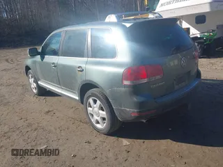 2005 Volkswagen Touareg 4.2L V8 with VIN WVGZM77L25D079655, listed as a IAAI auction lot 42033696 with 187,389 mi miles and . Bid and sale history available at DreamBid. Image 3.