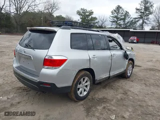 2013 Toyota Highlander with VIN 5TDZK3EH4DS113437, listed as a IAAI auction lot 41534301 with 150,432 mi miles. Bid and sale history available at carsss.com. Image 4.