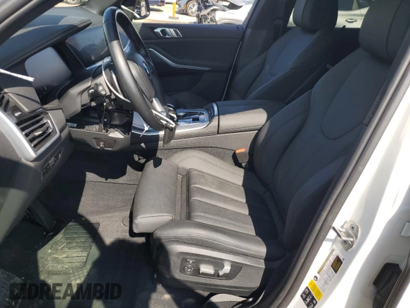 2021 BMW X5 xDrive40i with VIN 5UXCR6C09M9F71460, listed as a Copart auction lot 73531444 with 26,066 mi miles and Salvage title. Bid and sale history available at DreamBid. Image 7.
