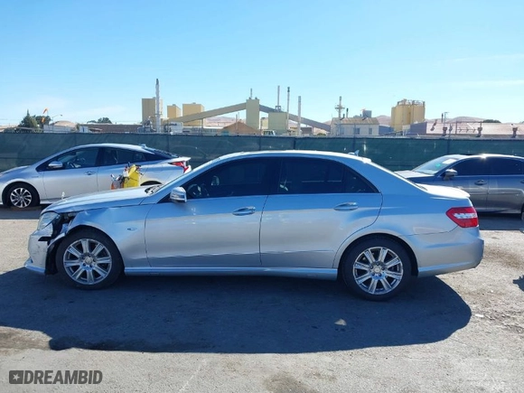 2012 Mercedes-Benz E-Class E 350 Luxury BlueTEC with VIN WDDHF2EBXCA567845, listed as a IAAI auction lot 40588402 with 93,930 mi miles. Bid and sale history available at carsss.com. Image 14.