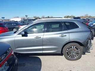 2020 Volvo XC60 Momentum with VIN YV4A22RK7L1586688, listed as a IAAI auction lot 41257331 with 38,393 mi miles and . Bid and sale history available at DreamBid. Image 15.