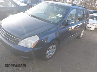2006 Kia Sedona LX with VIN KNDMB233266051437, listed as a IAAI auction lot 41760622 with 999,999 mi miles. Bid and sale history available at carsss.com. Image 2.