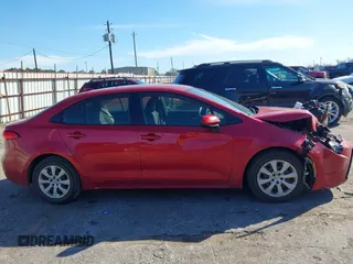 2020 Toyota Corolla LE with VIN JTDEPRAE1LJ083405, listed as a IAAI auction lot 41673933 with 103,222 mi miles. Bid and sale history available at carsss.com. Image 13.