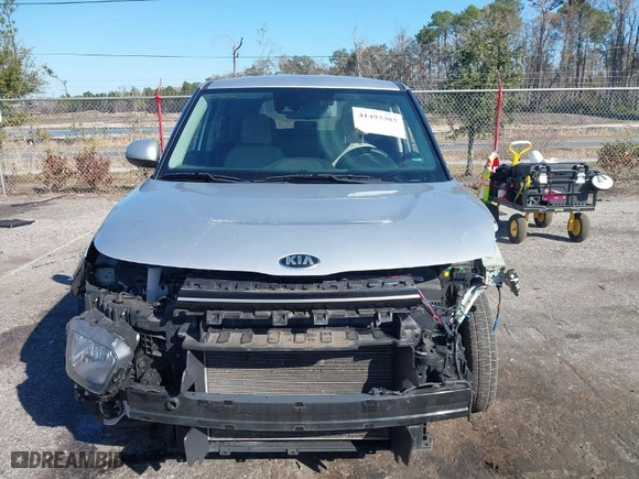 2021 Kia Soul LX with VIN KNDJ23AU5M7766336, listed as a IAAI auction lot 41493303 with 81,964 mi miles. Bid and sale history available at carsss.com. Image 13.