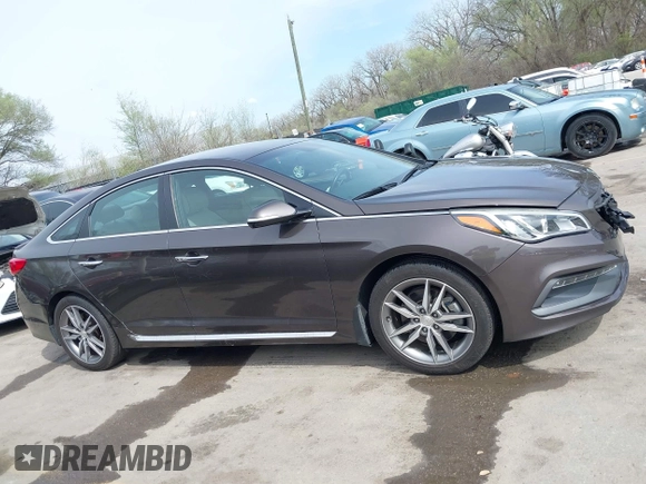2015 Hyundai Sonata Sport with VIN 5NPE34AB7FH127912, listed as a IAAI auction lot 41918678 with 38,104 mi miles and . Bid and sale history available at carsss.com. Image 13.