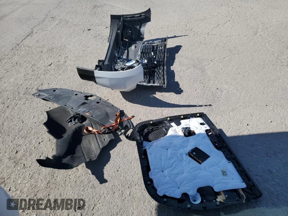 2015 Chevrolet Tahoe Commercial with VIN 1GNLC2EC9FR526562, listed as a Copart auction lot 60940365 with 115,346 mi miles and Salvage title. Bid and sale history available at DreamBid. Image 13.