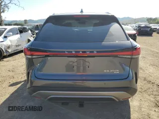 2024 Lexus RX 350h z VIN 2T2BBMCA4RC052812, wystawiony jako Copart lot #53914525 z przebiegiem 8 550 mil mil oraz Szkoda całkowita • Salvage title. Historia ofert i sprzedaży dostępna na DreamBid. Obrazek 6.