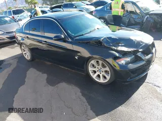 2006 BMW 3 Series 330i z VIN WBAVB33506KR81420, wystawiony jako IAAI lot #42086306 z przebiegiem 125 644 mil mil oraz . Historia ofert i sprzedaży dostępna na DreamBid. Obrazek 1.
