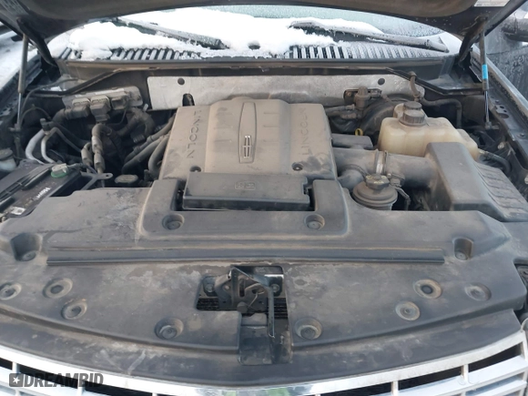 2007 Lincoln Navigator with VIN 5LMFU28507LJ08758, listed as a IAAI auction lot 41300329 with 126,739 mi miles. Bid and sale history available at carsss.com. Image 10.