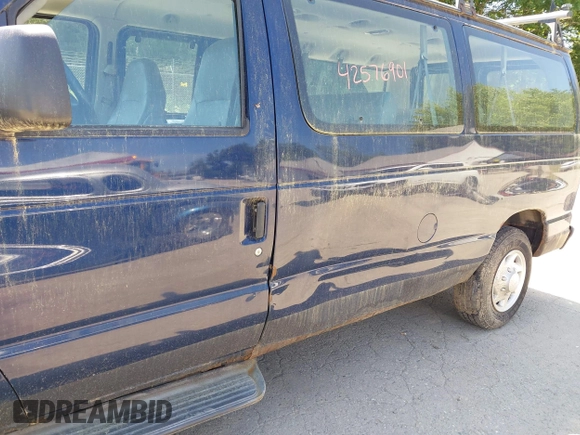 2007 Ford Econoline Passenger XL z VIN 1FMNE11W57DB28135, wystawiony jako IAAI lot #42576901 z przebiegiem 143 458 mil mil oraz . Historia ofert i sprzedaży dostępna na DreamBid. Obrazek 6.