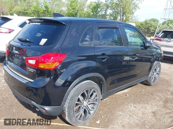 2017 Mitsubishi Outlander ES z VIN JA4AP3AU4HZ007103, wystawiony jako IAAI lot #42129563 z przebiegiem 113 554 mil mil oraz . Historia ofert i sprzedaży dostępna na DreamBid. Obrazek 4.