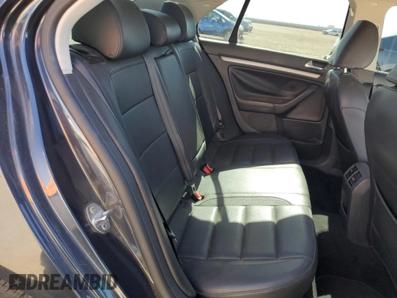 2010 Volkswagen Jetta Limited Edition с VIN 3VWAZ7AJ1AM102283, выставлен на аукционе Copart как лот 44348575 с пробегом 125 463 миль миль и Списание • Salvage title. История ставок и продаж доступна на DreamBid. Изображение 10.