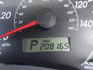 2009 Toyota Corolla with VIN 1NXBU40E99Z108425, listed as a IAAI auction lot 39553892 with 208,165 mi miles and . Bid and sale history available at DreamBid. Image 7.