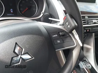 2020 Mitsubishi Eclipse Cross LE z VIN JA4AT4AA5LZ001536, wystawiony jako IAAI lot #41916001 z przebiegiem 93 445 mil mil oraz . Historia ofert i sprzedaży dostępna na DreamBid. Obrazek 11.