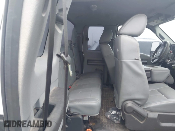 2014 Ford F-250 XL z VIN 1FT7X2B66EEB68940, wystawiony jako IAAI lot #41540708 z przebiegiem 145 114 mil mil oraz . Historia ofert i sprzedaży dostępna na DreamBid. Obrazek 8.