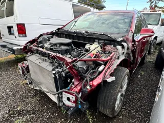 2019 Cadillac XT5 Premium Luxury AWD z VIN 1GYKNFRS2KZ251595, wystawiony jako Copart lot #45811055 z przebiegiem 23 925 mil mil oraz Szkoda całkowita • Salvage title. Historia ofert i sprzedaży dostępna na DreamBid. Obrazek 2.