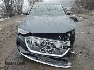 2021 Audi e-tron Prestige with VIN WA1VAAGE8MB004876, listed as a Copart auction lot 39530204 with 29,405 mi miles and . Bid and sale history available at DreamBid. Image 5.