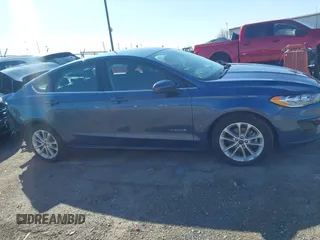 2019 Ford Fusion SE with VIN 3FA6P0LU8KR131951, listed as a IAAI auction lot 41908428 with 58,611 mi miles and . Bid and sale history available at DreamBid. Image 13.