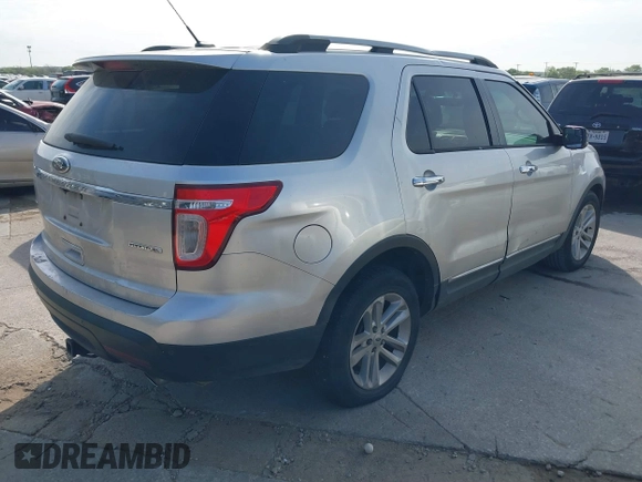 2013 Ford Explorer XLT with VIN 1FM5K7D89DGA54088, listed as a IAAI auction lot 41907411 with 193,014 mi miles and . Bid and sale history available at DreamBid. Image 4.