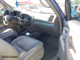 2007 Toyota Sequoia SR5 with VIN 5TDZT34A77S298637, listed as a IAAI auction lot 41683617 with 252,055 mi miles. Bid and sale history available at carsss.com. Image 5.