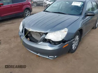 2008 Chrysler Sebring LX z VIN 1C3LC46K38N156346, wystawiony jako IAAI lot #40965609 z przebiegiem Nie podano mil oraz . Historia ofert i sprzedaży dostępna na DreamBid. Obrazek 6.
