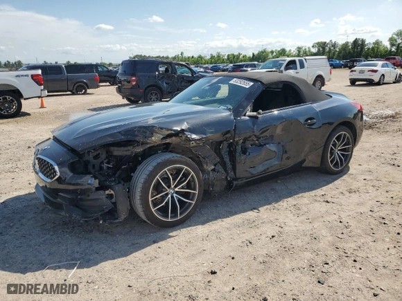 2022 BMW Z4 sDrive30i with VIN WBAHF3C05NWX43513, listed as a Copart auction lot 53292655 with 9,657 mi miles and Salvage Title. Bid and sale history available at carsss.com. Image 1.